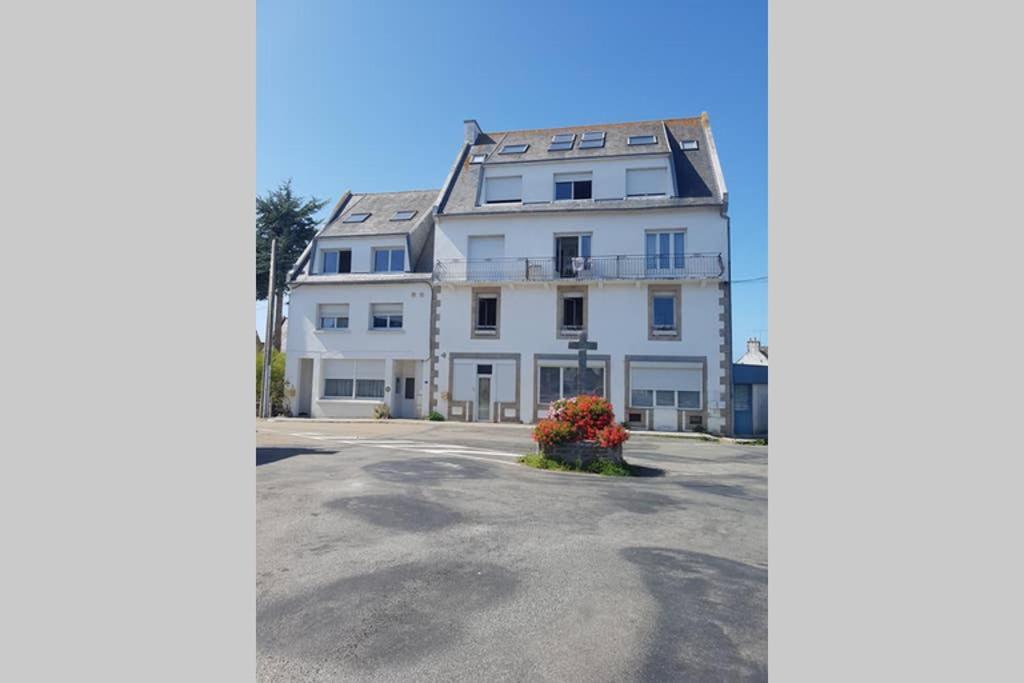 A Deux Pas Du Port De Locquirec Apartamento Exterior foto